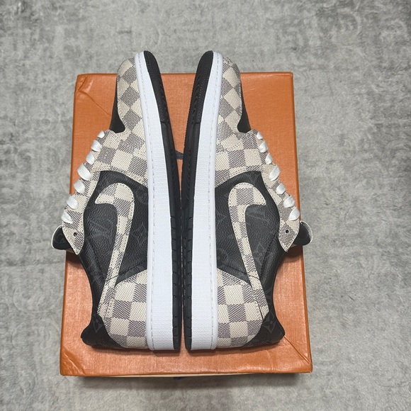 Air Jordan 1 low Louis Vuitton Monogram - Picture 5 of 9